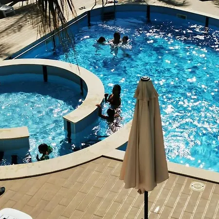 Esperienza Luxury Fronte Mare Con Piscina